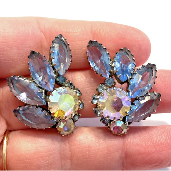 Vintage Clip On Earrings Blue Aurora Borealis Rhinestones Crescent Shaped Silver - Picture 5 of 7